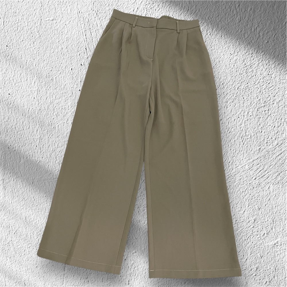 Women’s Wide-leg High-waisted Pleated Pants